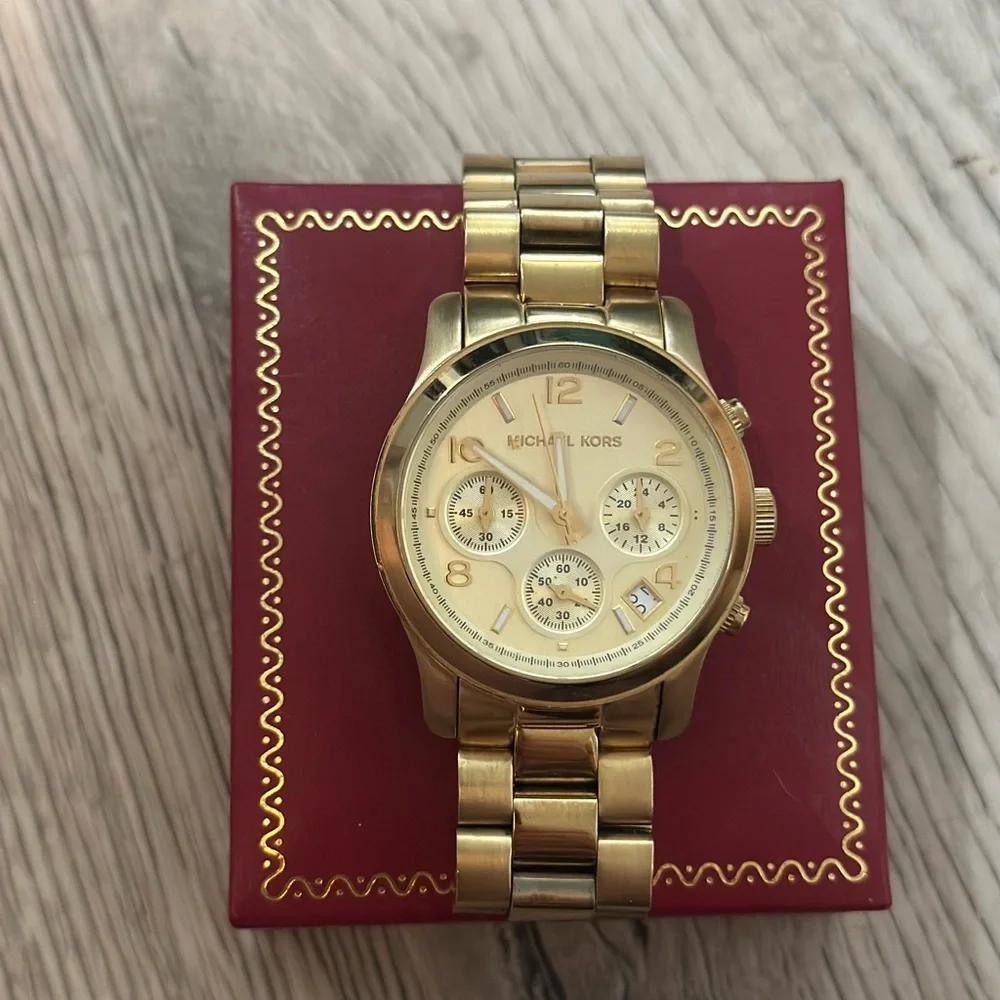 Michael Kors Runway MK5055 Gold Tone Chronograph Watch 38mm Authentic